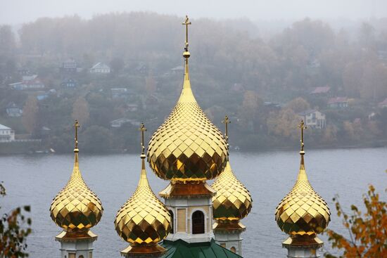 Golden autumn in Plyos