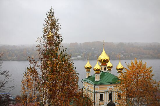 Golden autumn in Plyos
