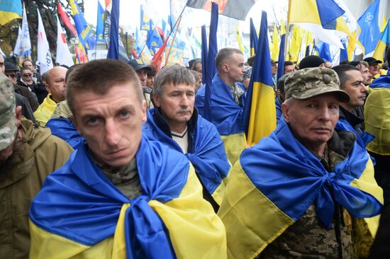 Protesters demand reforms in Kiev