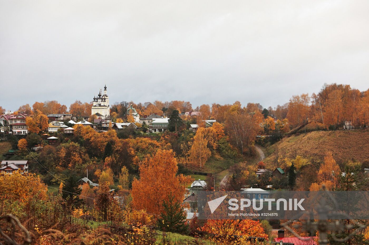 Golden autumn in Plyos