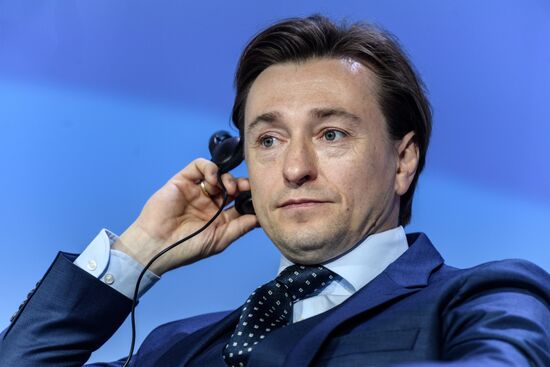 19th World Festival of Youth and Students. Discussion program