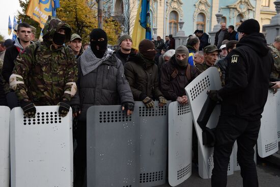 Protesters demand reforms in Kiev