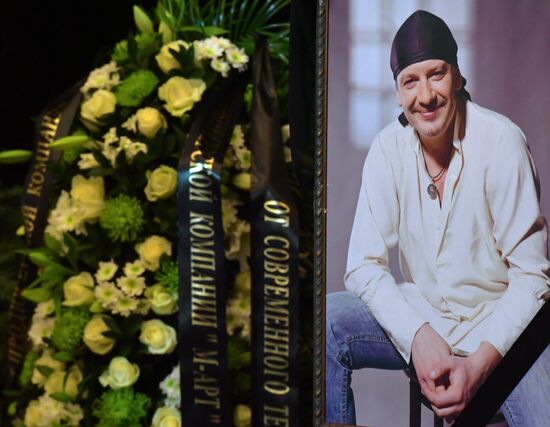 Paying last respects to actor Dmitry Maryanov