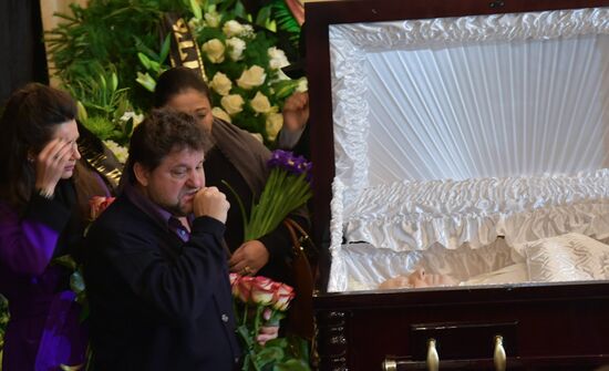 Paying last respects to actor Dmitry Maryanov