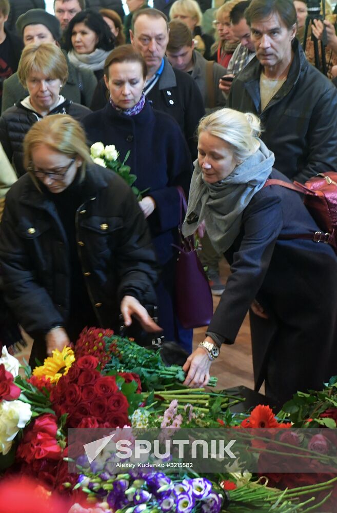 Paying last respects to actor Dmitry Maryanov