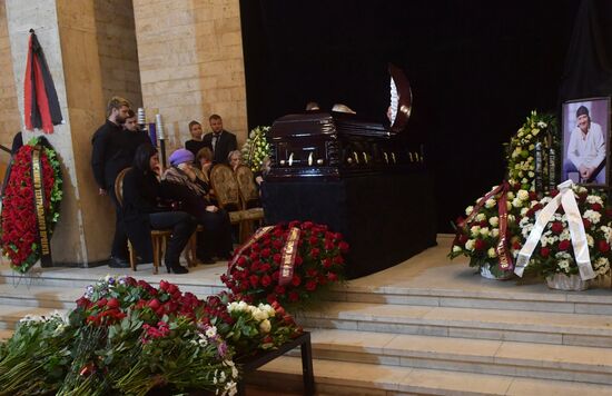 Paying last respects to actor Dmitry Maryanov