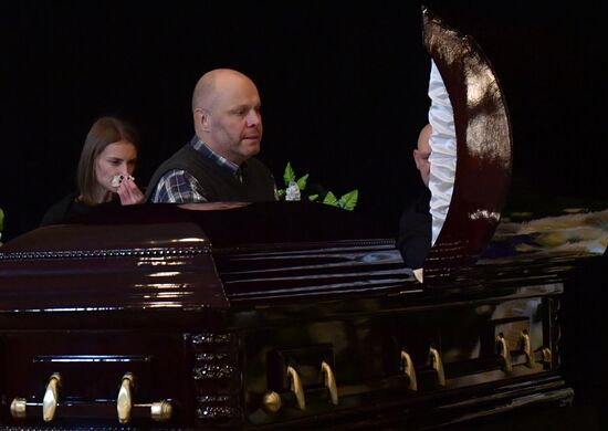 Paying last respects to actor Dmitry Maryanov