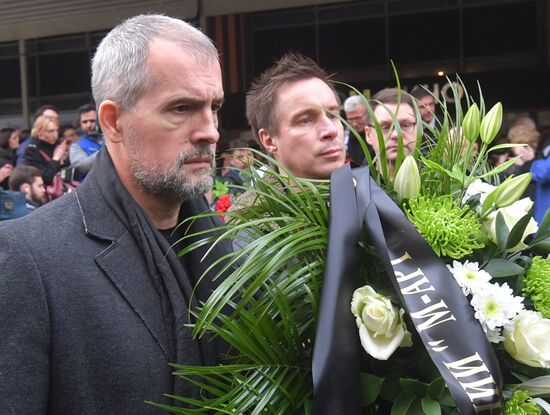 Paying last respects to actor Dmitry Maryanov