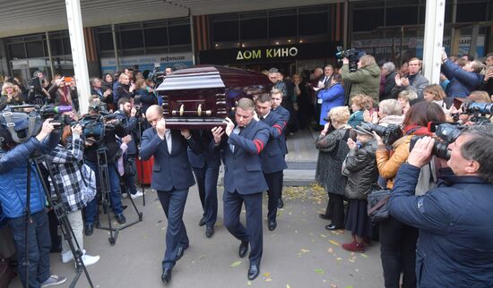 Paying last respects to actor Dmitry Maryanov