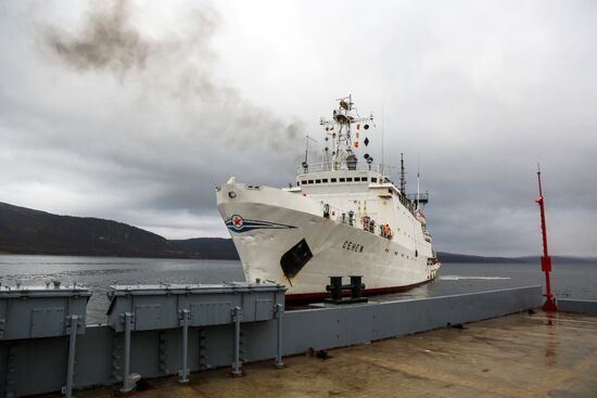 Arrival of hydrographic survey ship Senezh in Murmansk Region