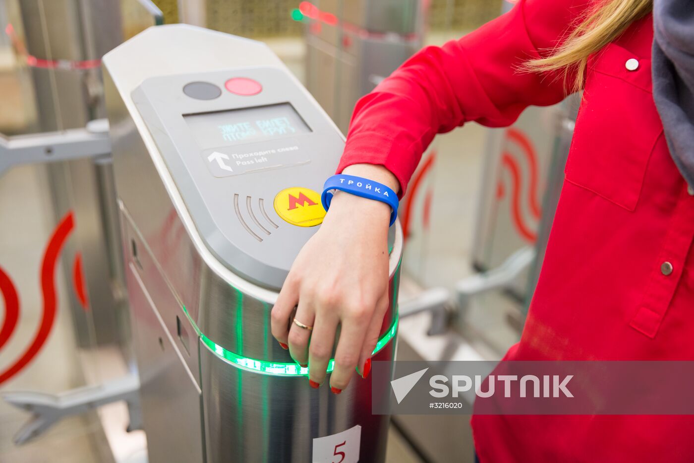 Sales of Troika bracelets kicks off at Moscow Metro
