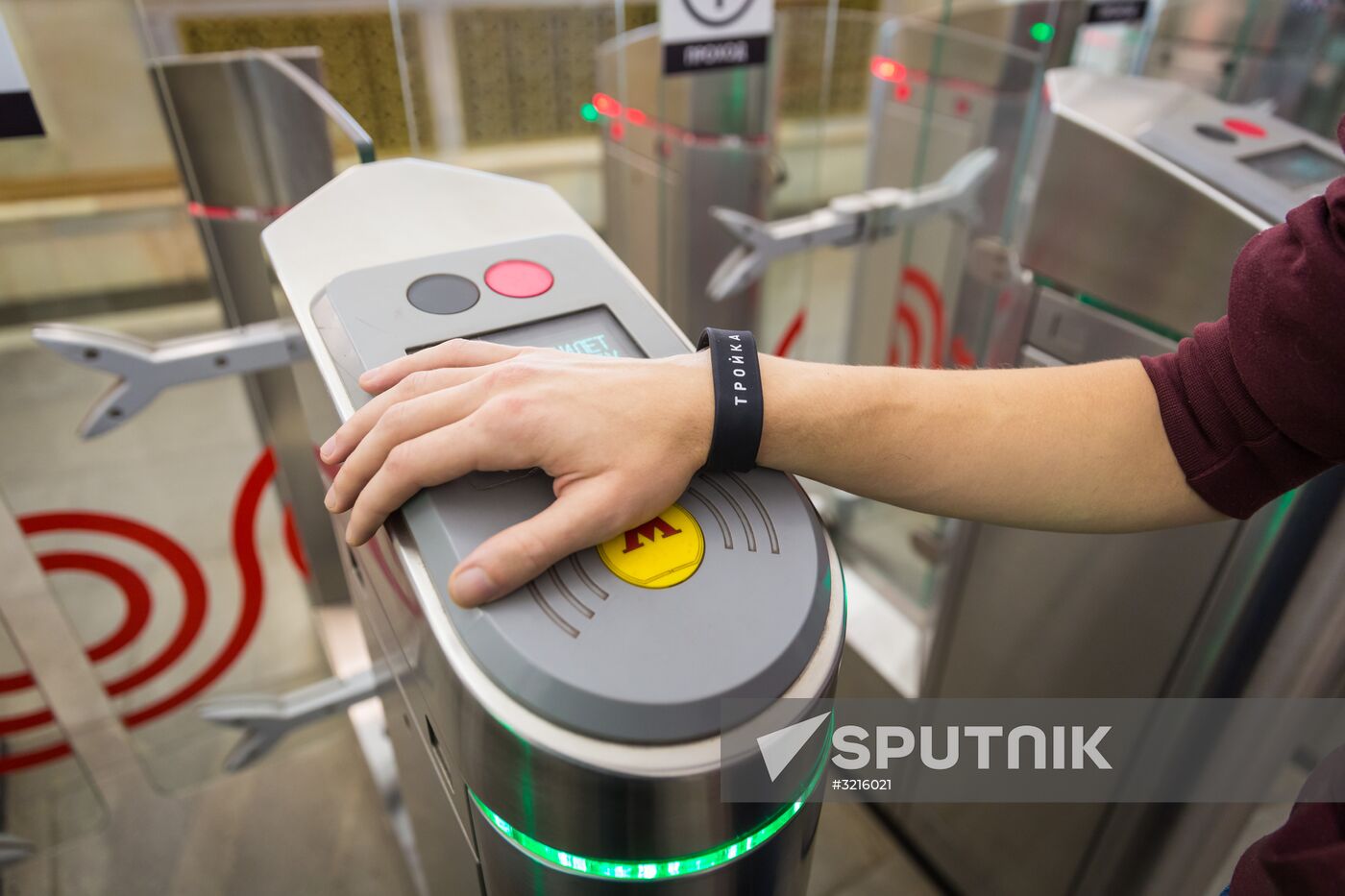 Sales of Troika bracelets kicks off at Moscow Metro