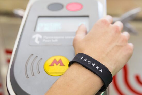 Sales of Troika bracelets kicks off at Moscow Metro