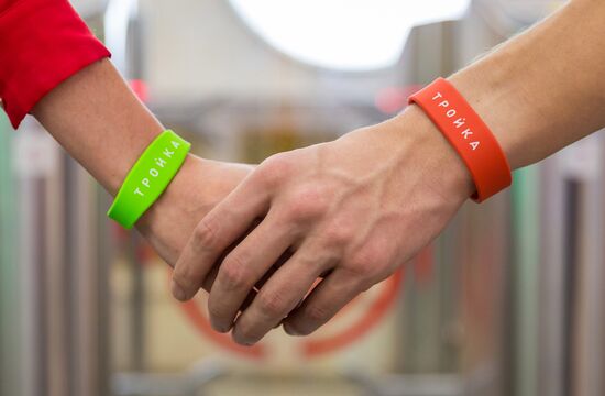 Sales of Troika bracelets kicks off at Moscow Metro