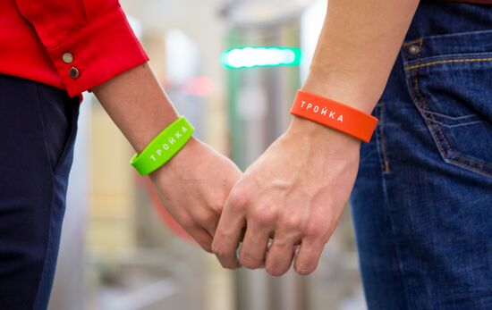 Sales of Troika bracelets kicks off at Moscow Metro