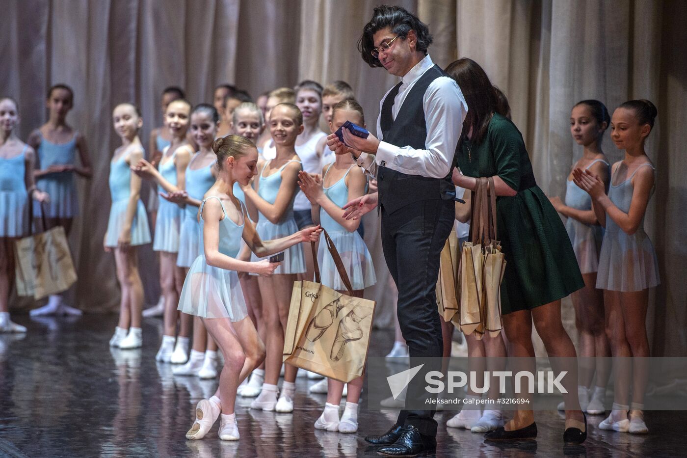 Nikolai Tsiskaridze and students of Agrippina Vaganova Academy of Russian Ballet