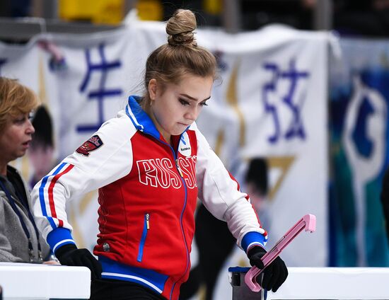 2017-18 ISU Grand Prix of Figure Skating. Rostelecom Cup. Training sessions