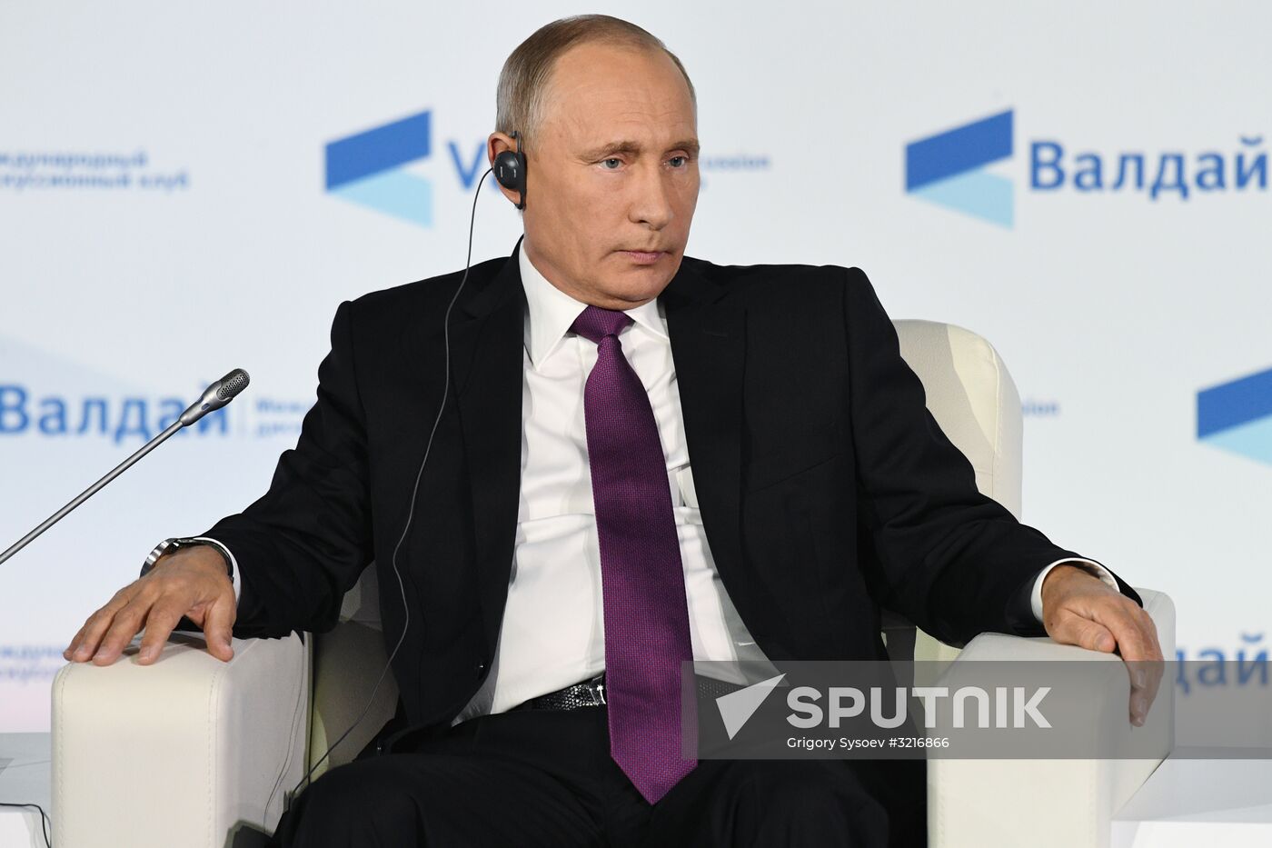 Russian President Vladimir Putin takes part in final plenary session of Valdai International Discussion Club meeting
