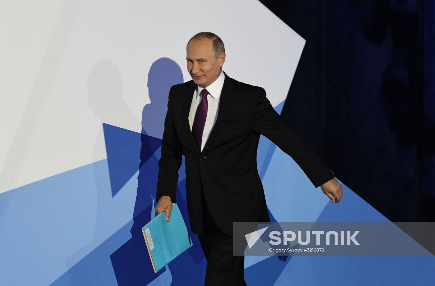 Russian President Vladimir Putin takes part in final plenary session of Valdai International Discussion Club meeting