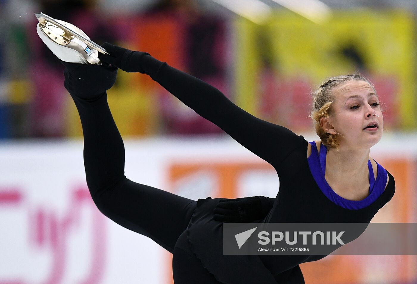 2017-18 ISU Grand Prix of Figure Skating. Rostelecom Cup. Training sessions