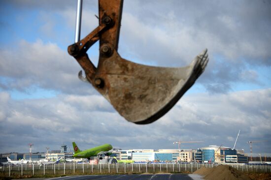 Construction of new Domodedovo airport terminal