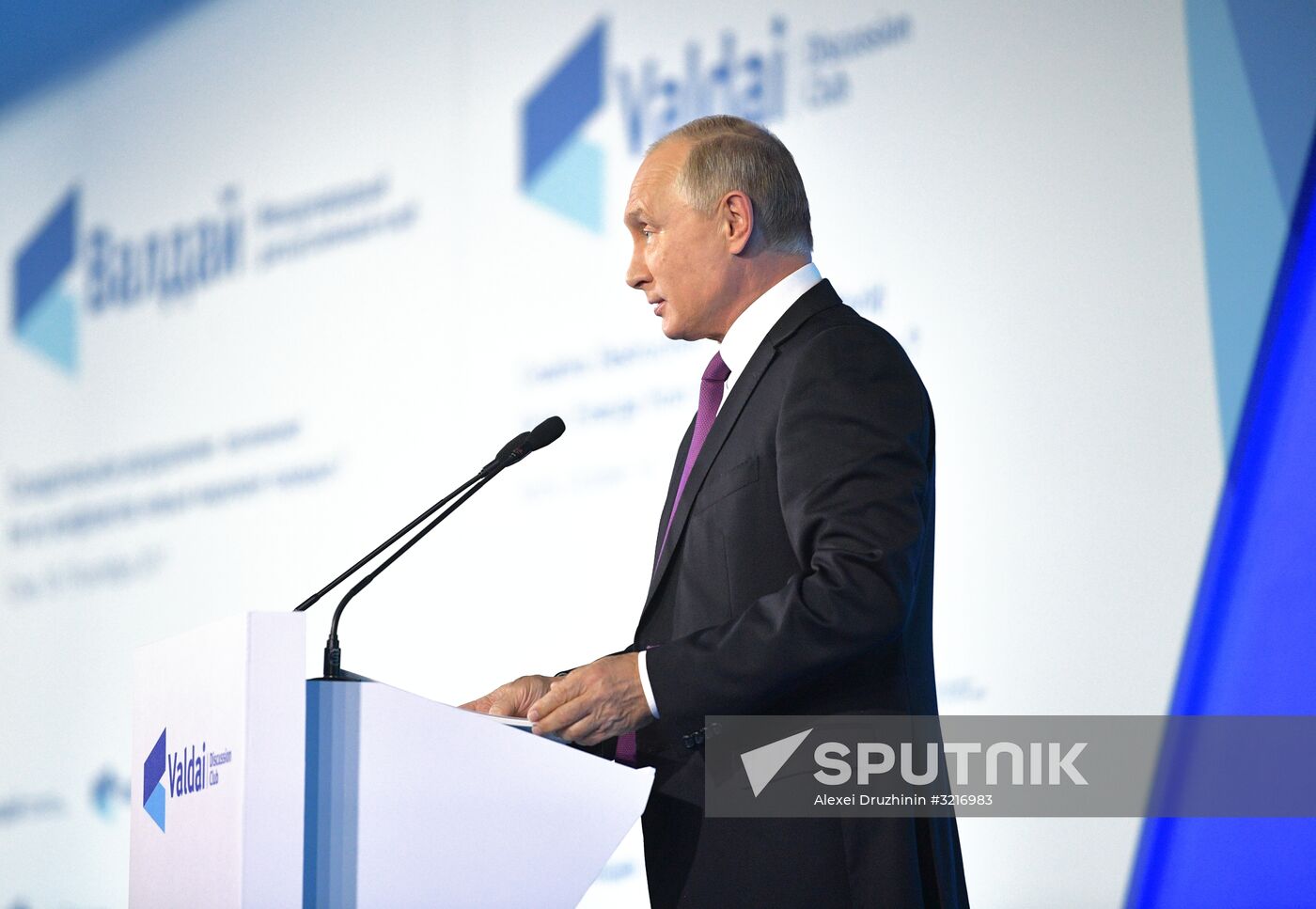 Russian President Vladimir Putin takes part in final plenary session of Valdai International Discussion Club meeting