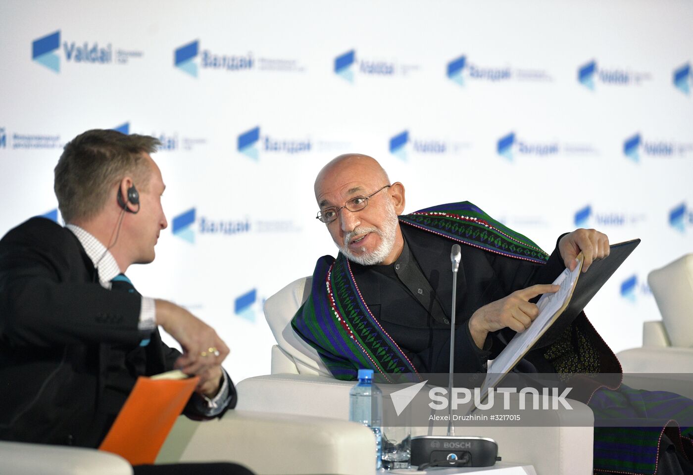 Final plenary session of Valdai International Discussion Club meeting