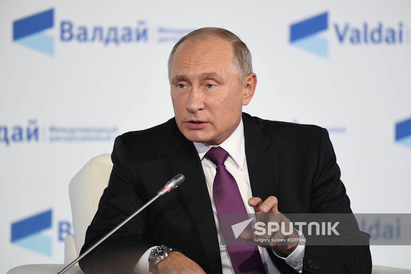Russian President Vladimir Putin takes part in final plenary session of Valdai International Discussion Club meeting