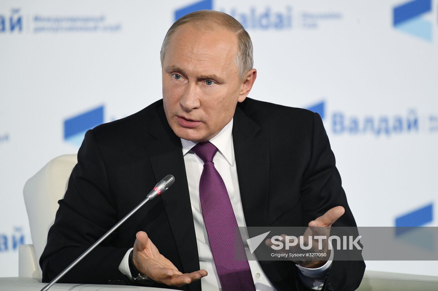Russian President Vladimir Putin takes part in final plenary session of Valdai International Discussion Club meeting