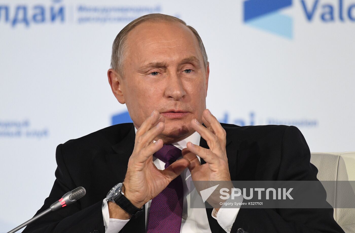 President Vladimir Putin takes part in final Valdai International Discussion Club meeting