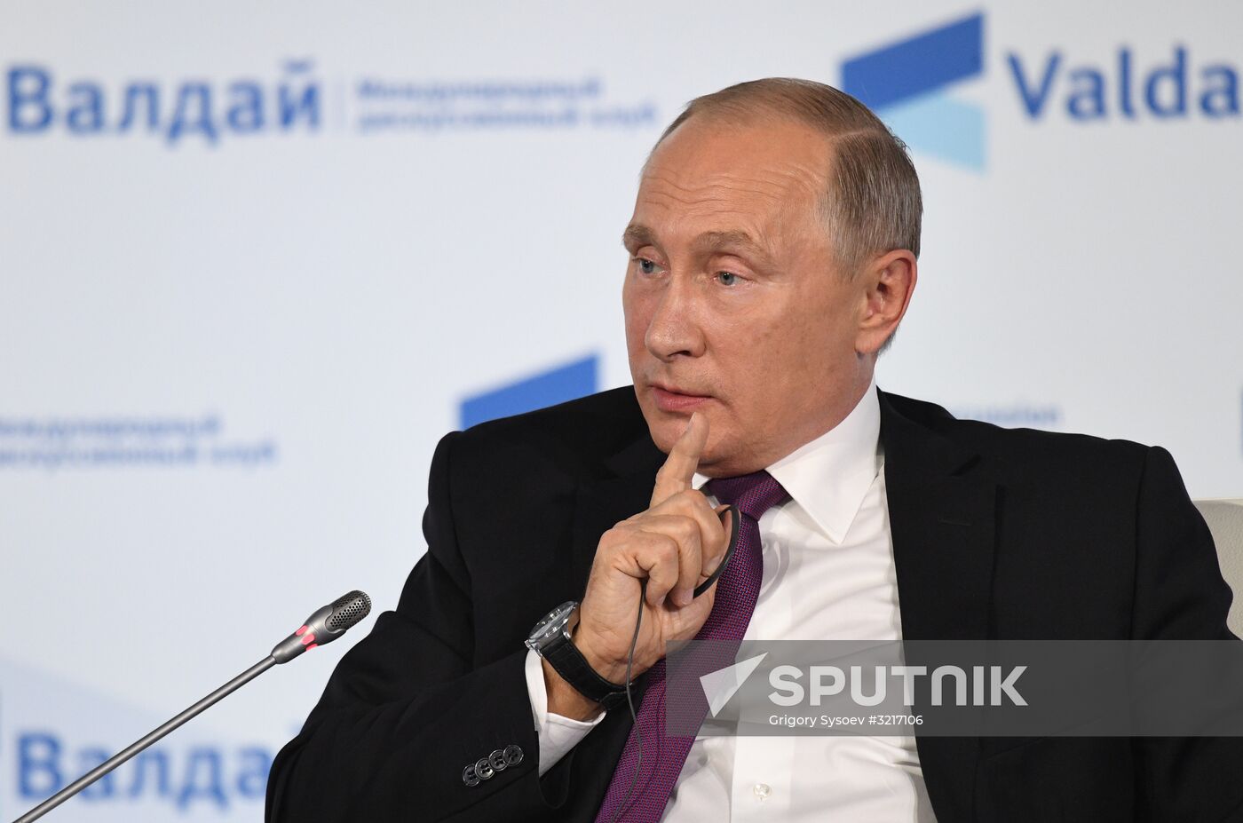 President Vladimir Putin takes part in final Valdai International Discussion Club meeting