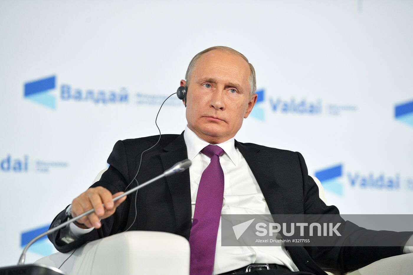 President Vladimir Putin takes part in final Valdai International Discussion Club meeting