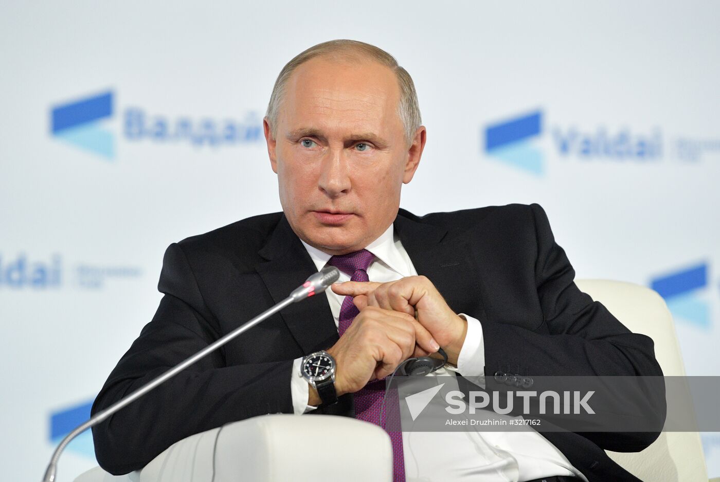 Russian President Vladimir Putin takes part in final plenary session of Valdai International Discussion Club meeting