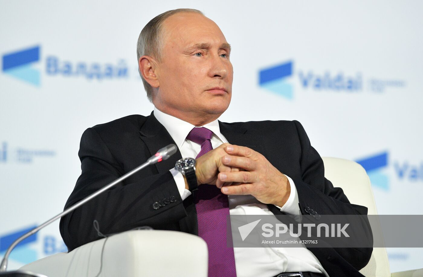 Russian President Vladimir Putin takes part in final plenary session of Valdai International Discussion Club meeting