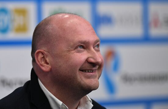 ISU Grand Prix of Figure Skating. Stage One. Men's short program