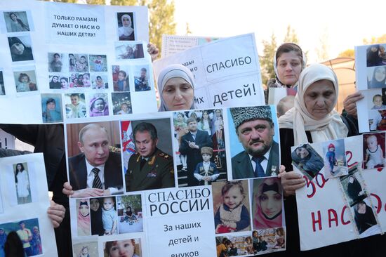 Russian children rescued in Syria are met at Grozny airport