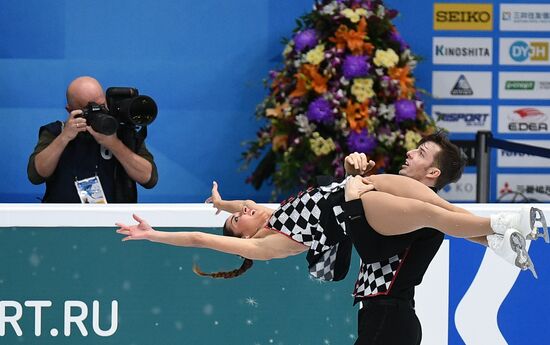 ISU Grand Prix of Figure Skating. Rostelecom Cup. Pairs free skate