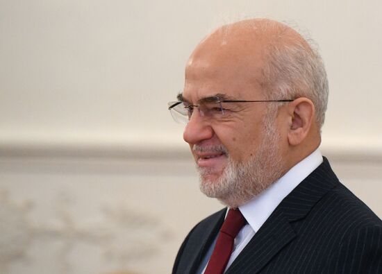 Russian Foreign Minister Sergei Lavrov meets with Iraqi Foreign Minister Ibrahim al-Jaafari