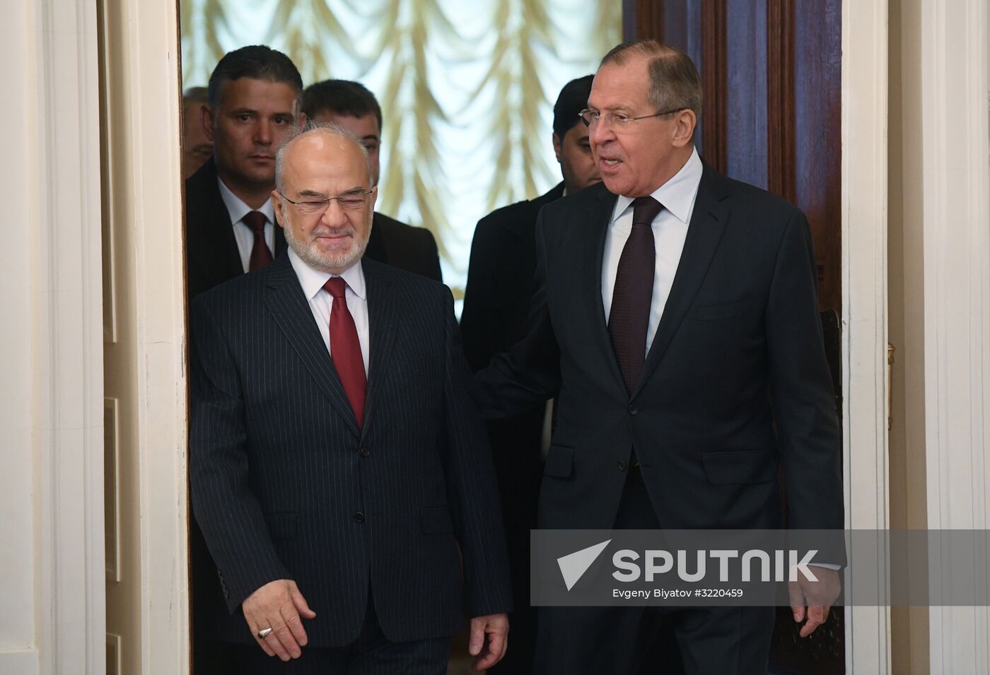 Russian Foreign Minister Sergei Lavrov meets with Iraqi Foreign Minister Ibrahim al-Jaafari