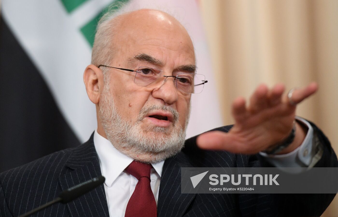 Russian Foreign Minister Sergei Lavrov meets with Iraqi Foreign Minister Ibrahim al-Jaafari