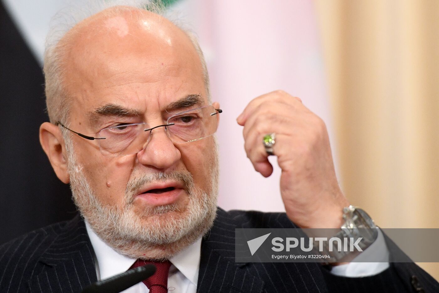 Russian Foreign Minister Sergei Lavrov meets with Iraqi Foreign Minister Ibrahim al-Jaafari