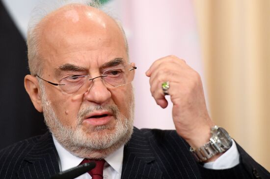 Russian Foreign Minister Sergei Lavrov meets with Iraqi Foreign Minister Ibrahim al-Jaafari