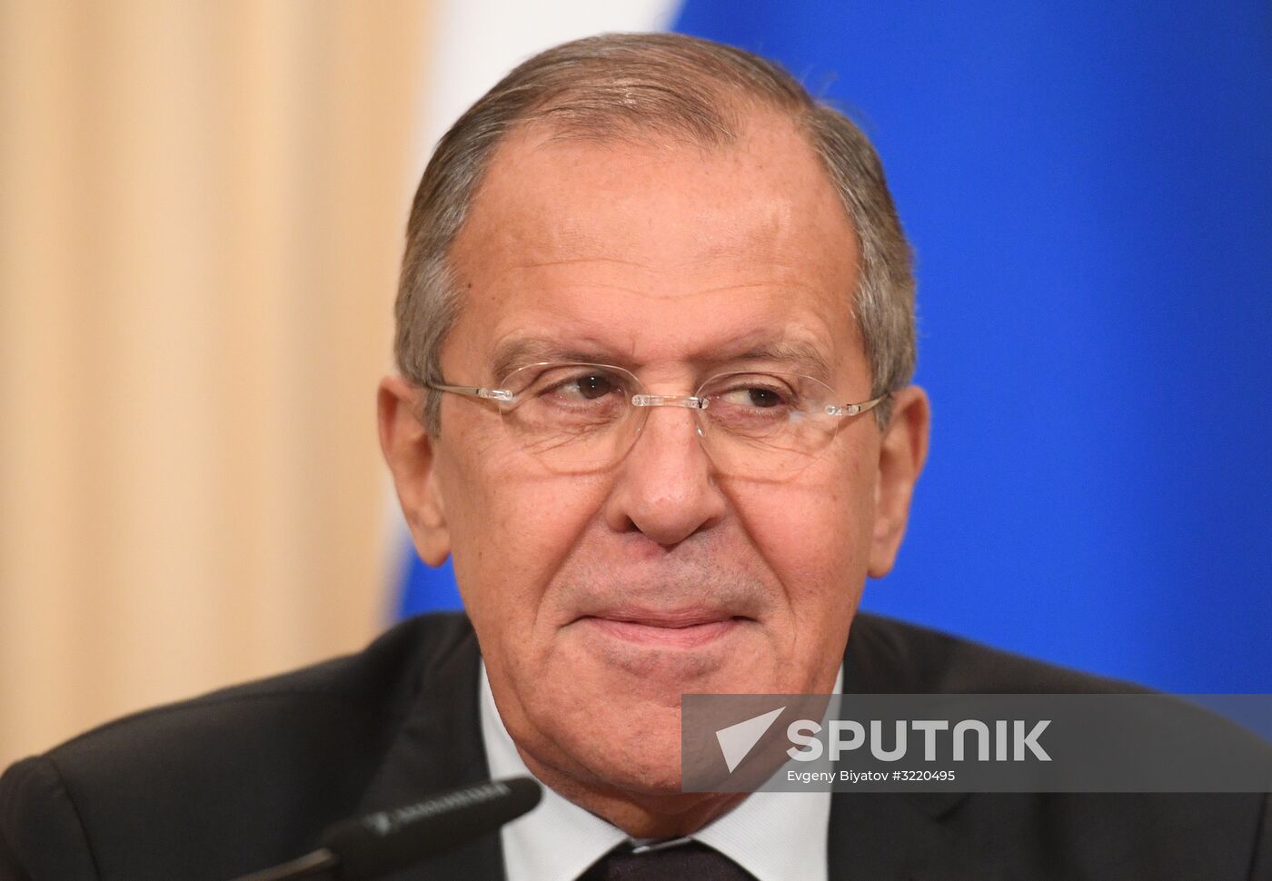 Russian Foreign Minister Sergei Lavrov meets with Iraqi Foreign Minister Ibrahim al-Jaafari