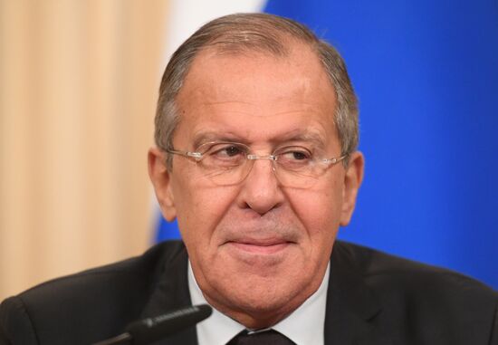 Russian Foreign Minister Sergei Lavrov meets with Iraqi Foreign Minister Ibrahim al-Jaafari