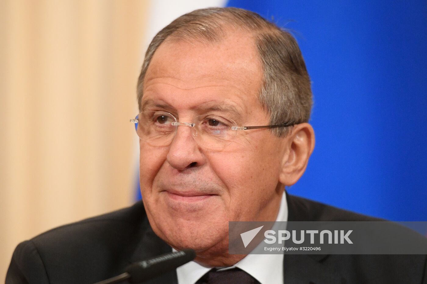 Russian Foreign Minister Sergei Lavrov meets with Iraqi Foreign Minister Ibrahim al-Jaafari