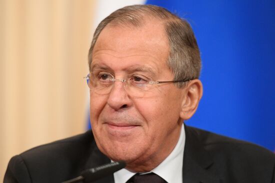 Russian Foreign Minister Sergei Lavrov meets with Iraqi Foreign Minister Ibrahim al-Jaafari