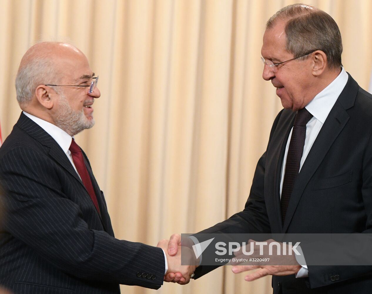 Russian Foreign Minister Sergei Lavrov meets with Iraqi Foreign Minister Ibrahim al-Jaafari