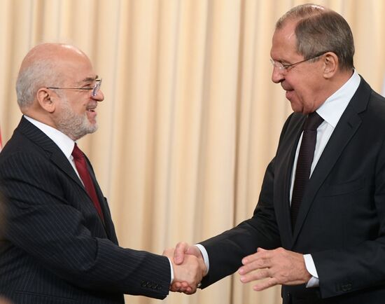 Russian Foreign Minister Sergei Lavrov meets with Iraqi Foreign Minister Ibrahim al-Jaafari