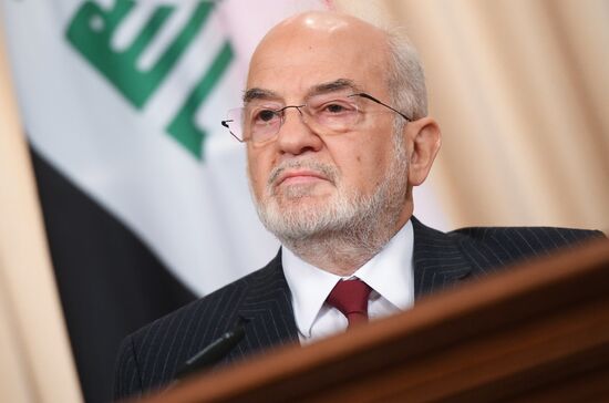 Russian Foreign Minister Sergei Lavrov meets with Iraqi Foreign Minister Ibrahim al-Jaafari