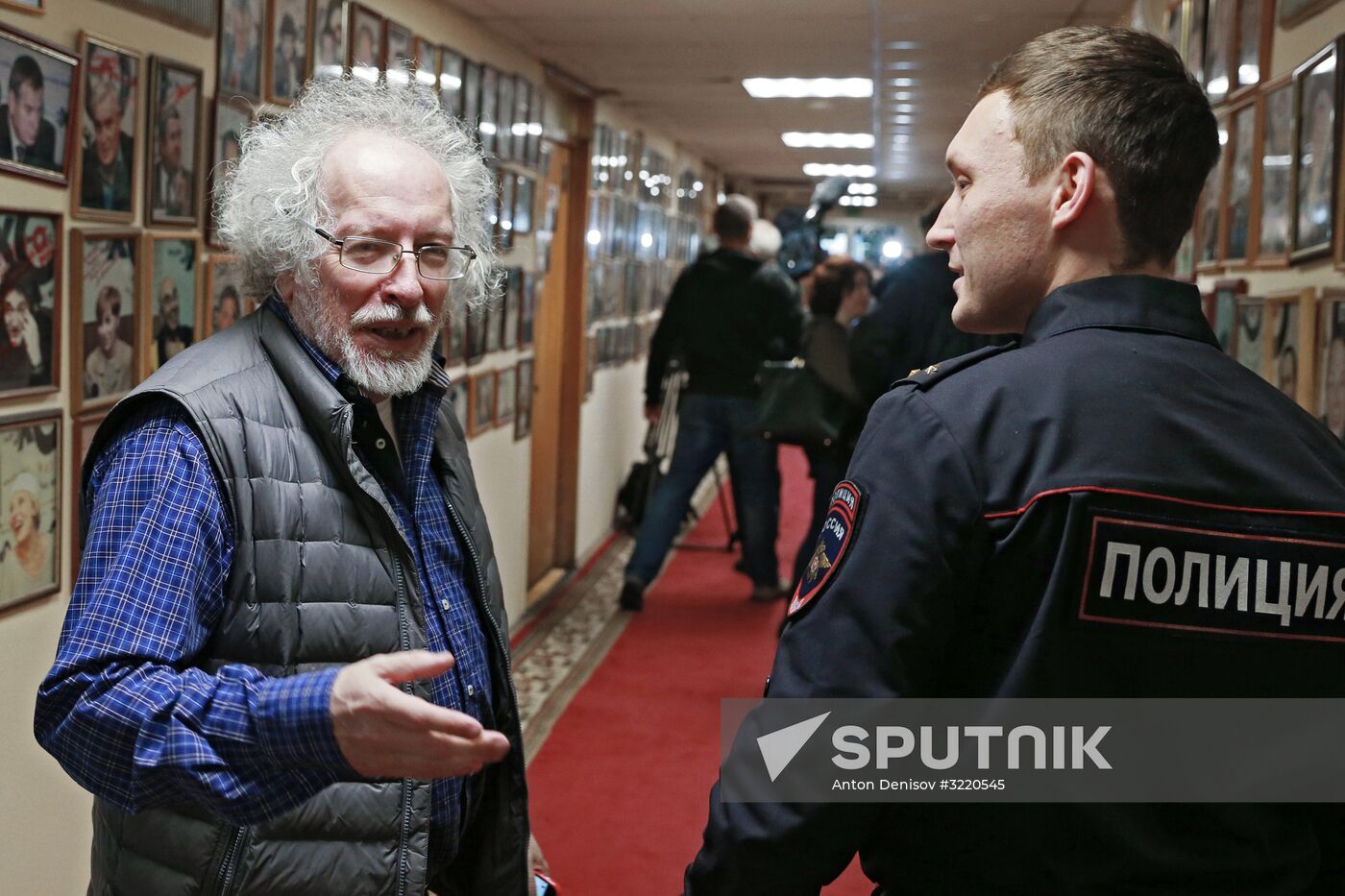 Anchor attacked with knife at Echo of Moscow radio station